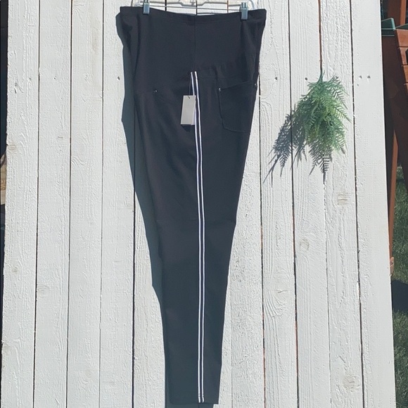 Women's Maternity Jeggings - Picture 9 of 14